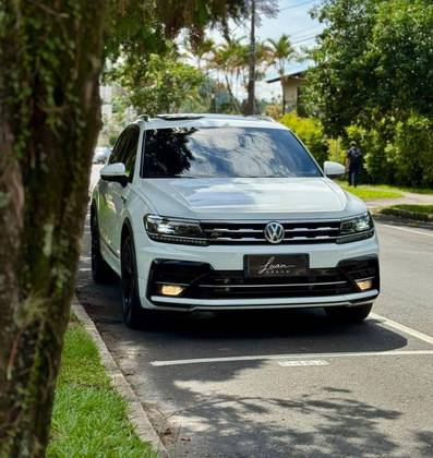 VOLKSWAGEN TIGUAN 2.0 350 TSI GASOLINA ALLSPACE R-LINE 4MOTION DSG VOLKSWAGEN TIGUAN 2.0 350 TSI GASOLINA ALLSPACE R-LINE 4MOTION DSG